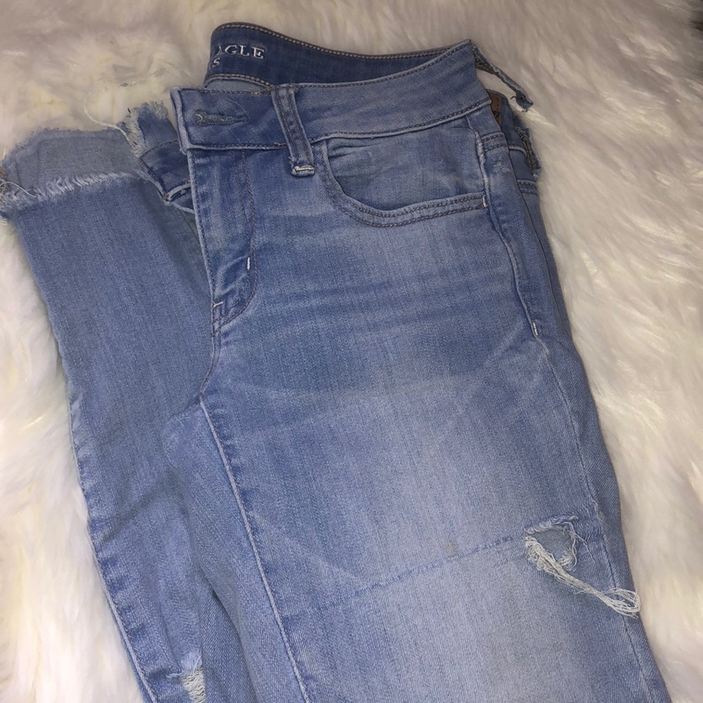Super cute jeans w holes!!!